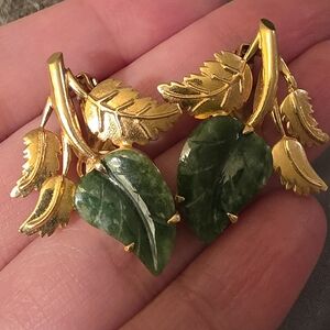 14 Karat Gold Leaf Clip-On Earrings with Green Jade Heart Leaves